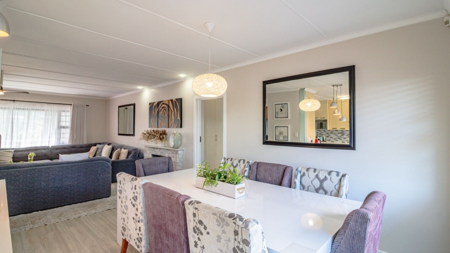 6 Bedroom Property for Sale in Gonubie North Eastern Cape
